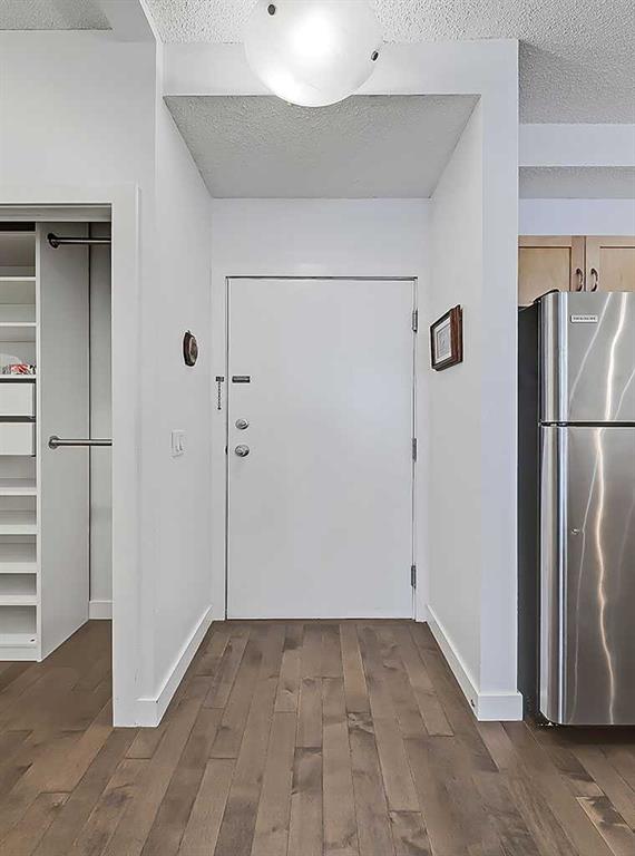 Picture for 302, 540 5 Avenue NE