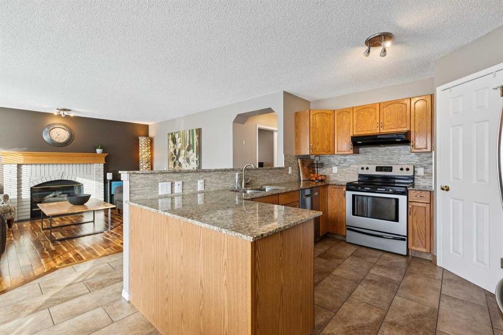 Picture for 33 River Rock Crescent SE