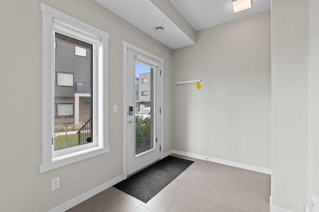 Picture for 603, 218 Sherwood Square NW