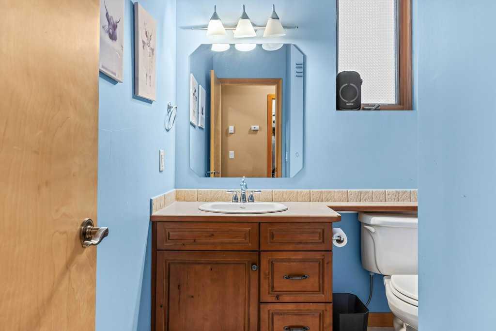 Picture for 28, 137 Wapiti Close 