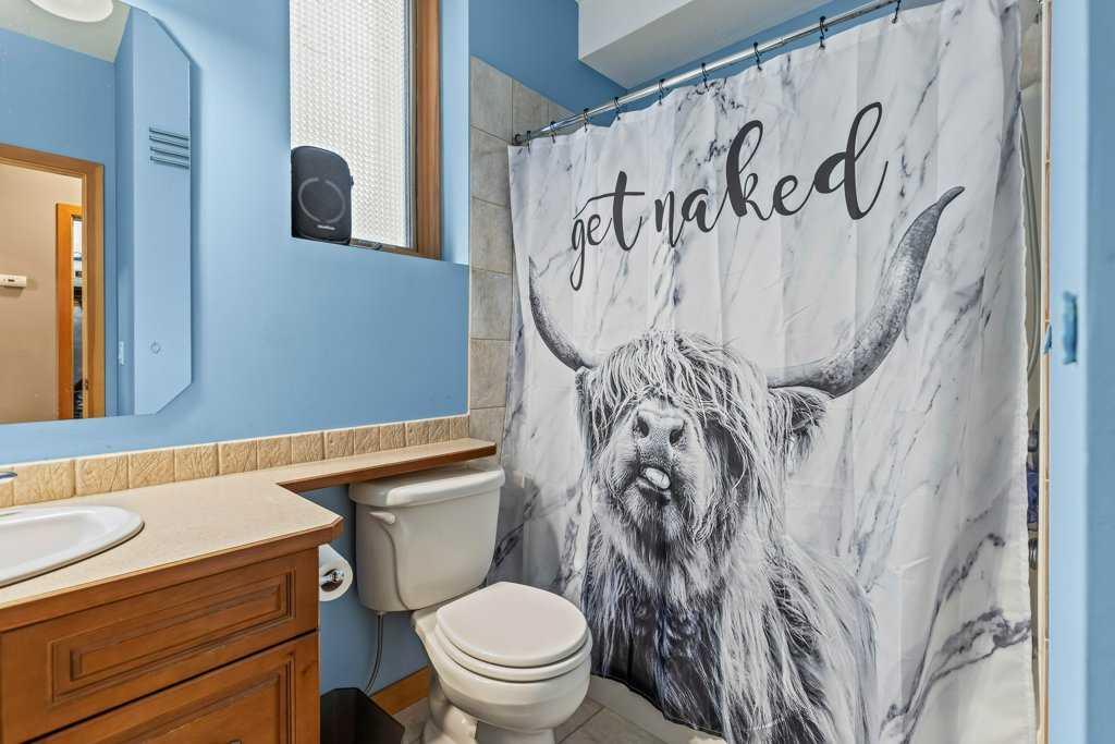 Picture for 28, 137 Wapiti Close 