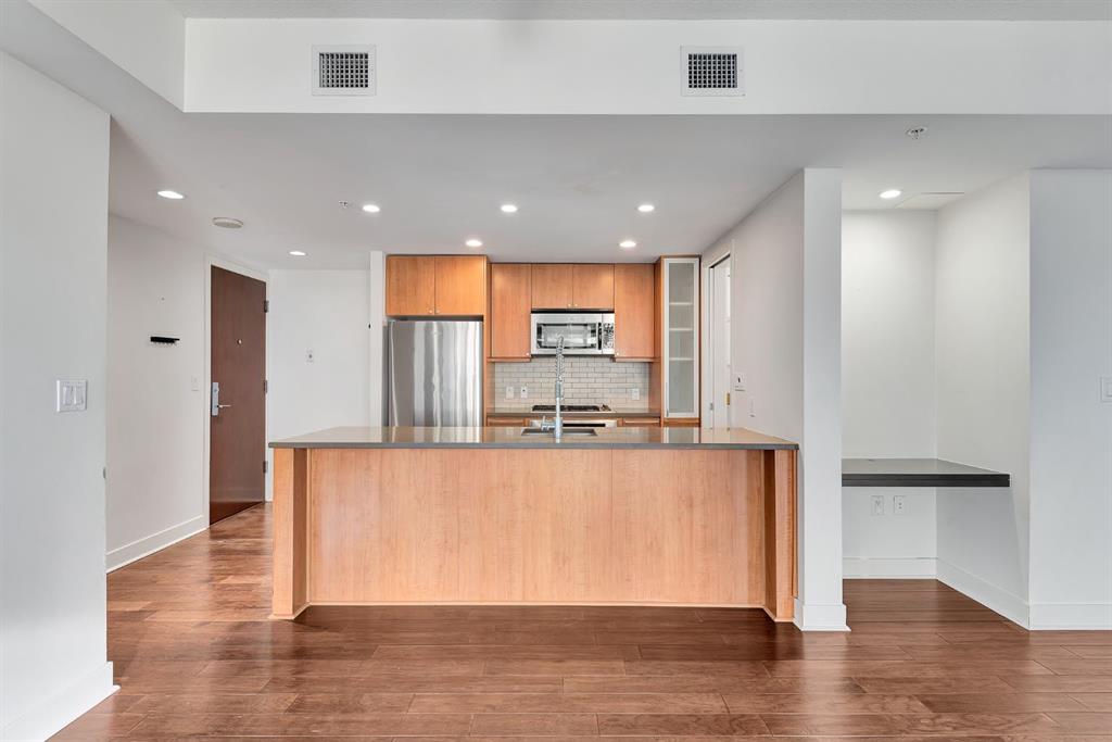 Picture for 901, 1118 12 Avenue SW