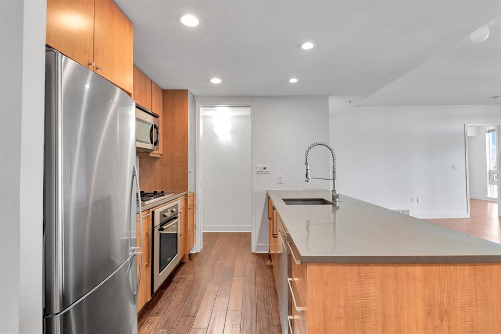 Picture for 901, 1118 12 Avenue SW