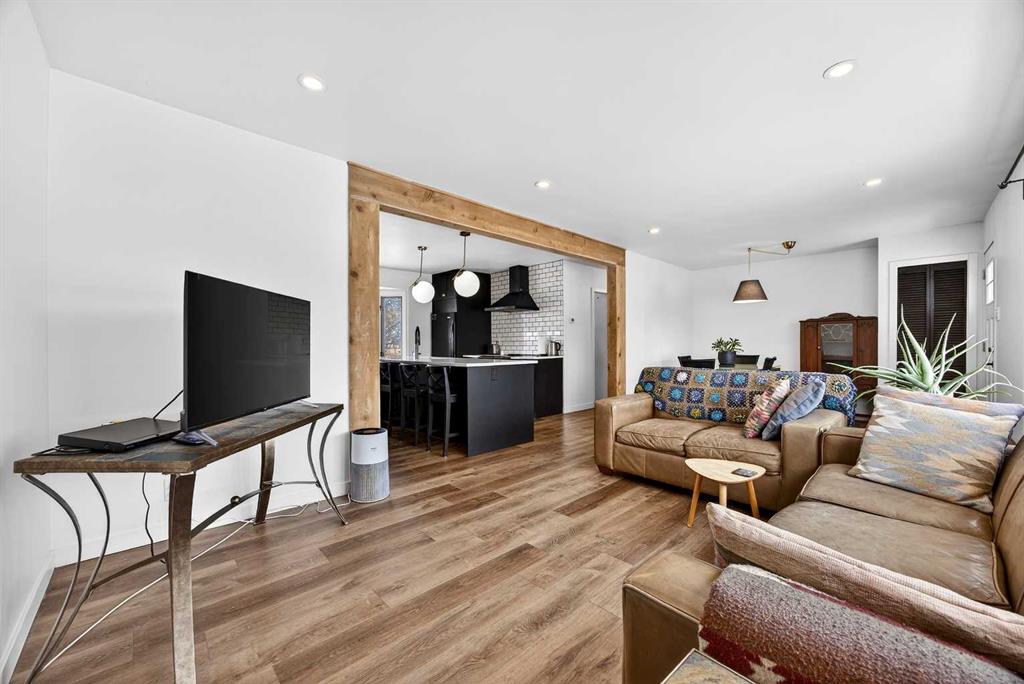 Picture for 23 Beaupre Crescent NW