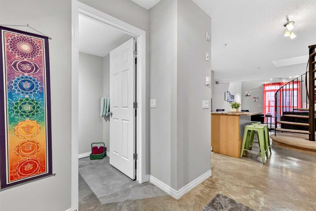 Picture for 324, 1808 36 Avenue SW