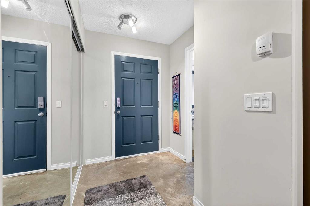 Picture for 324, 1808 36 Avenue SW