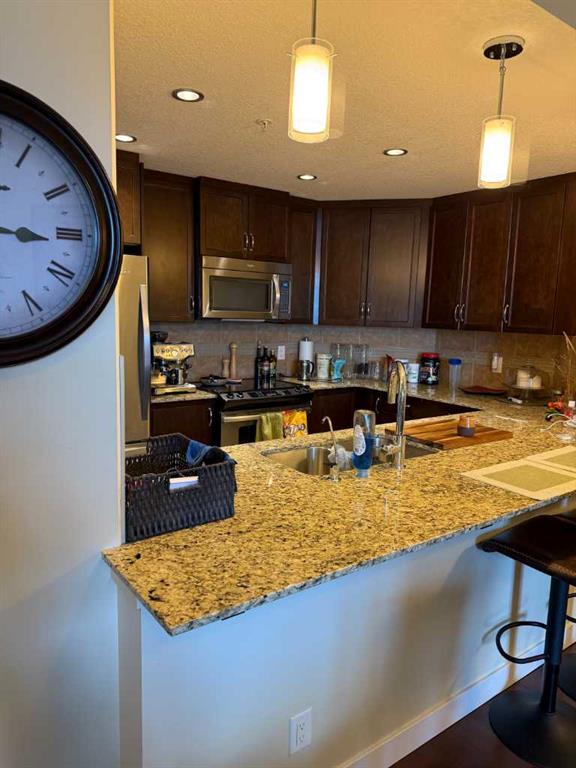 Picture for 701, 16 Varsity Estates Circle NW