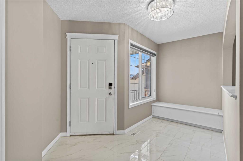 Picture for 138 Saddlecrest Park NE