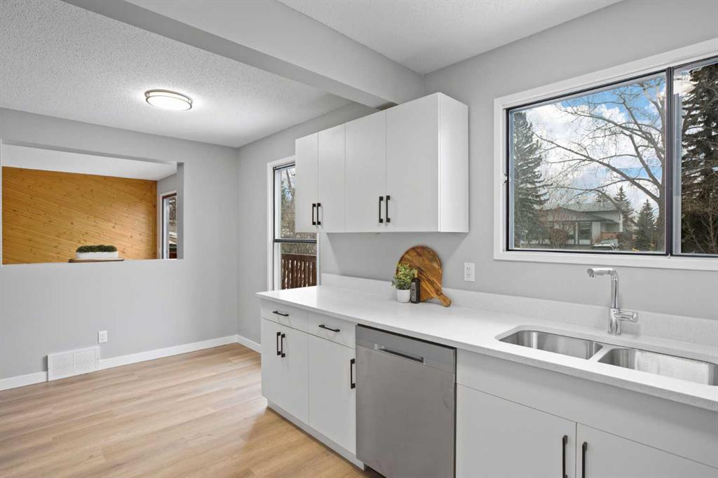 Picture for 8, 6915 Ranchview Drive NW