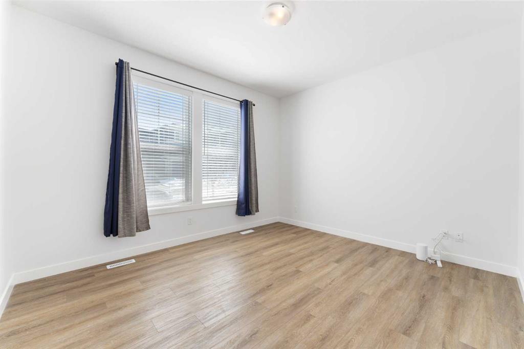 Picture for 48 Ambleside Crescent NW