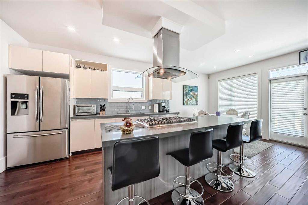 Picture for 2412 28 Avenue SW