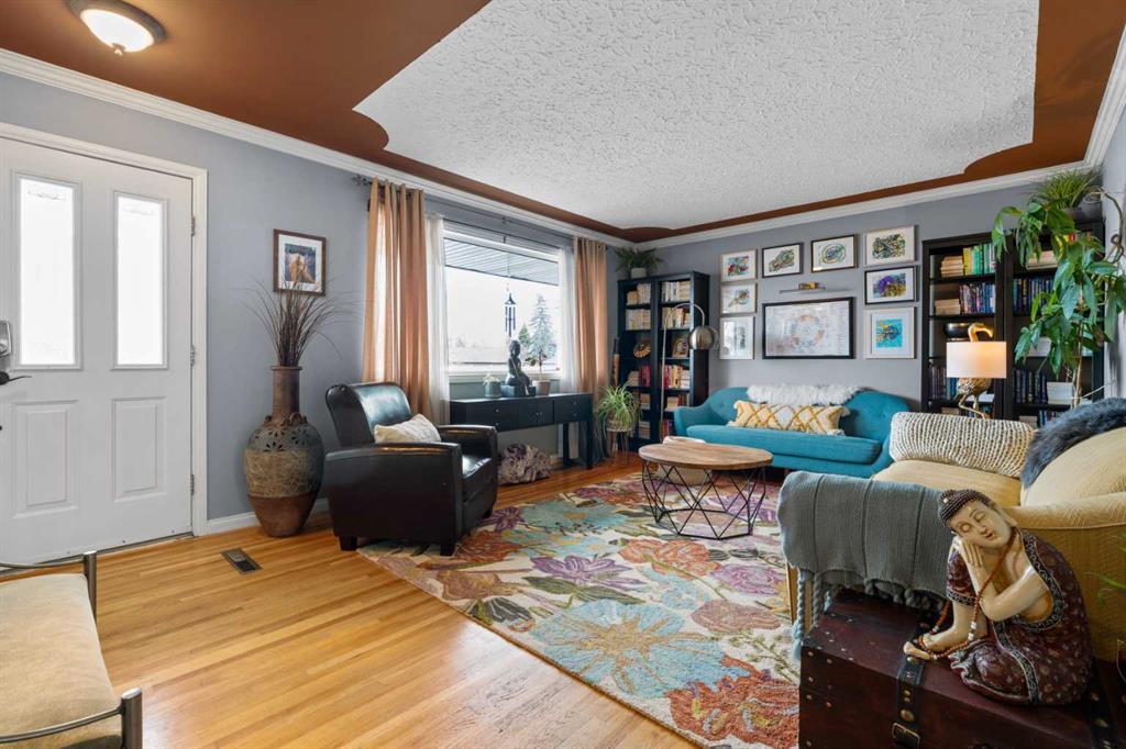 Picture for 223 45 Street SW