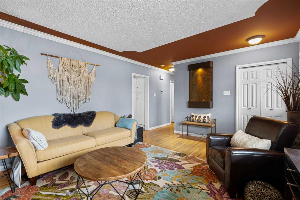 Picture for 223 45 Street SW