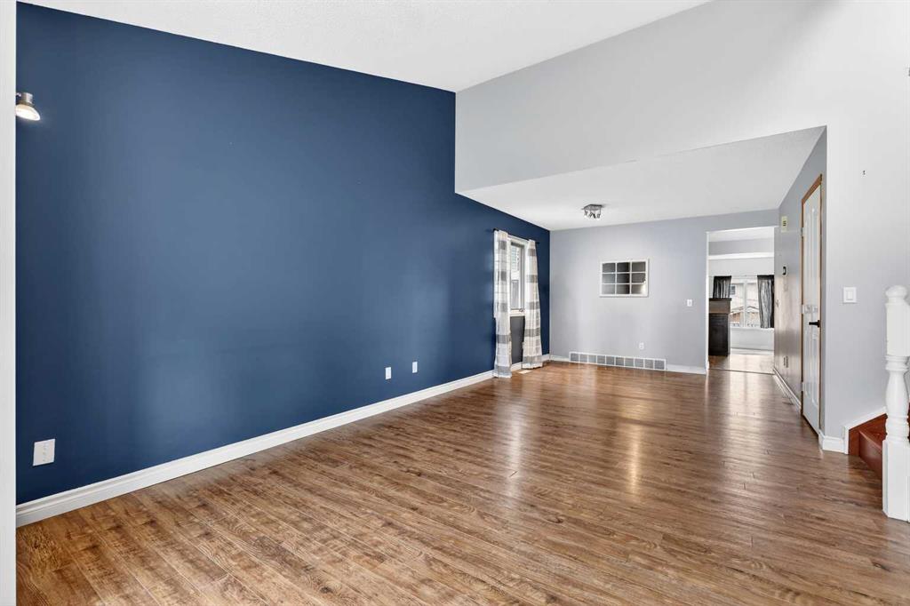 Picture for 32 Millrise Crescent SW