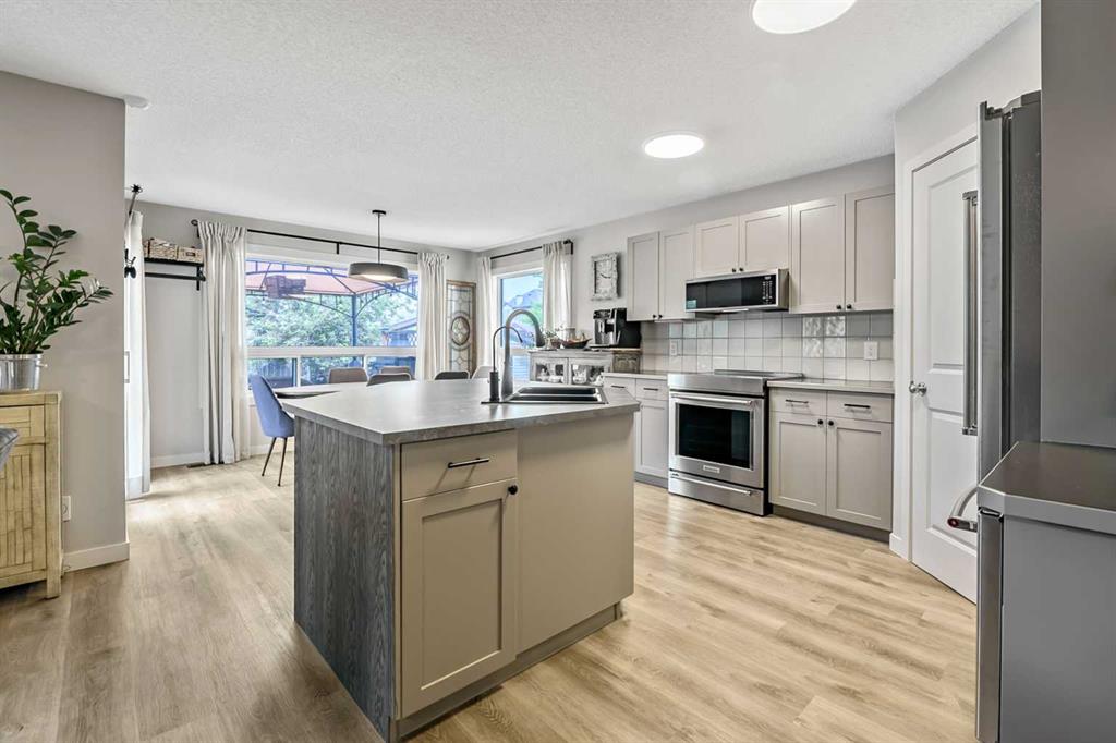 Picture for 87 ELGIN Drive 