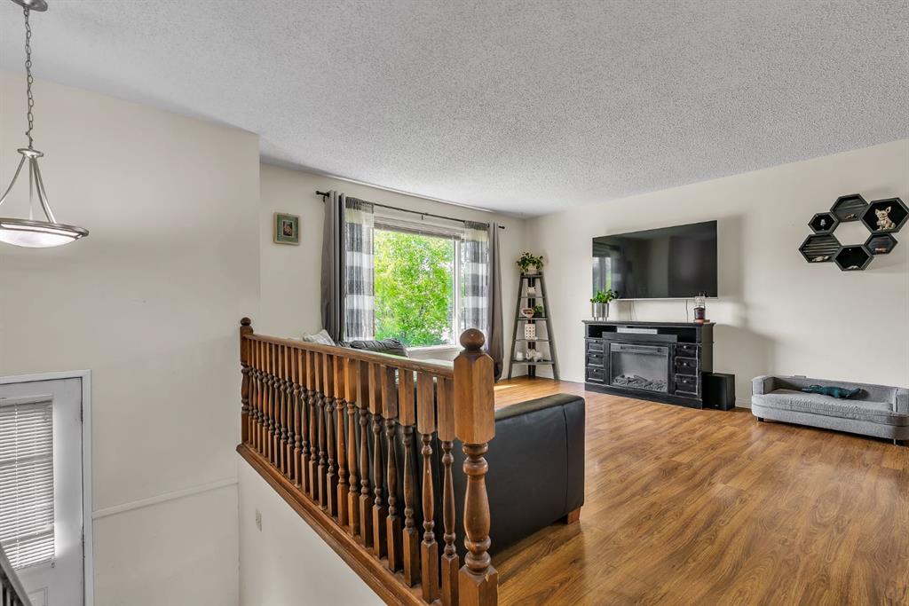 Picture for 502 Maplewood Drive 