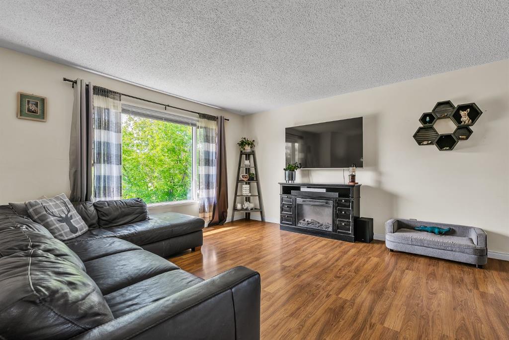 Picture for 502 Maplewood Drive 