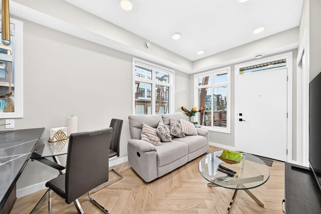 Picture for 301, 562 Seton Circle SE