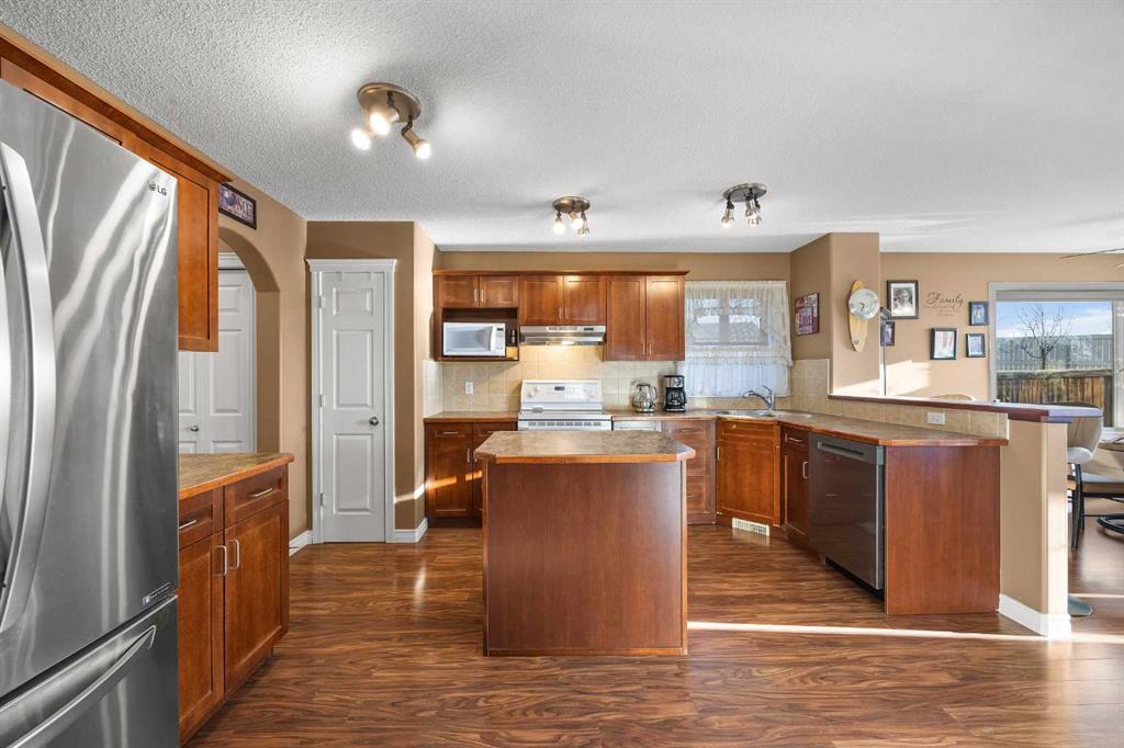 Picture for 67 Evansmeade Crescent NW