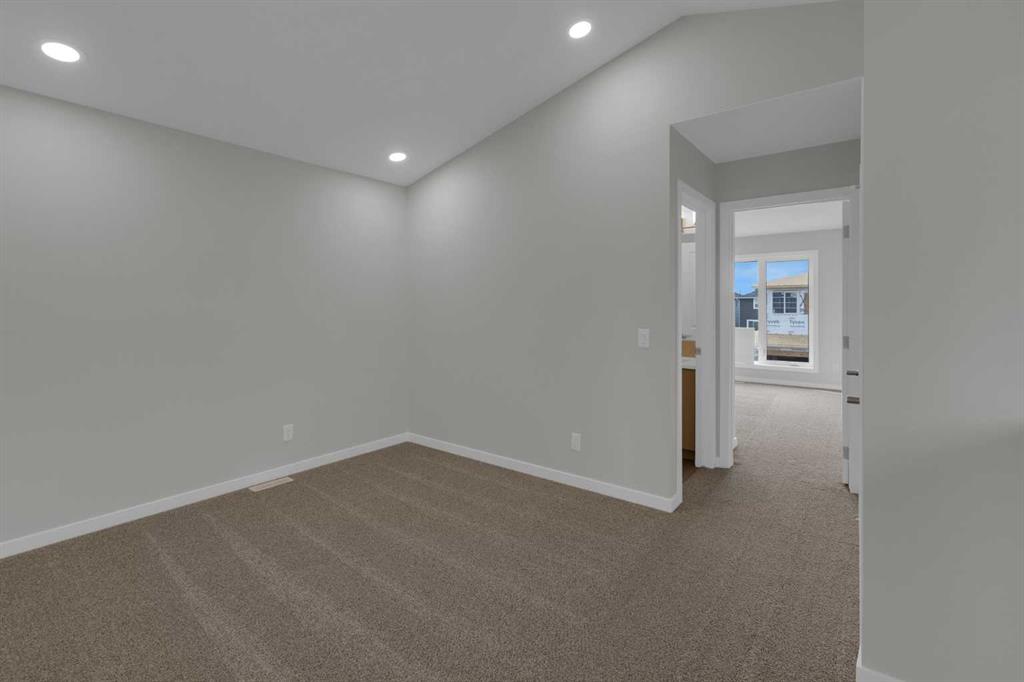 Picture for 2022 Cobblebrook Crescent SW https://www.cirrealty.ca/reb/creb/21/A2265021_19.jpg