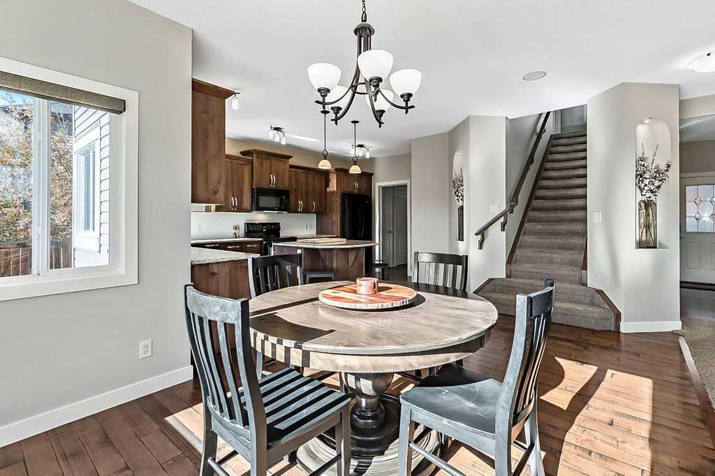 Picture for 14 Crystal Green Grove  https://www.cirrealty.ca/reb/creb/21/A2266321_12.jpg