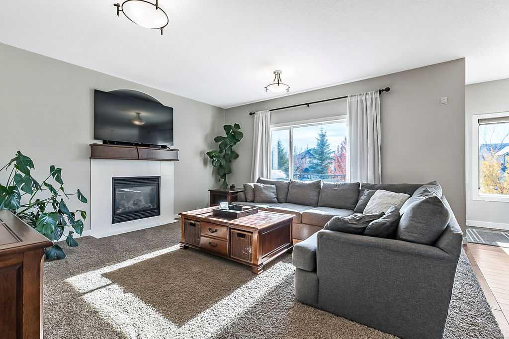 Picture for 14 Crystal Green Grove  https://www.cirrealty.ca/reb/creb/21/A2266321_14.jpg