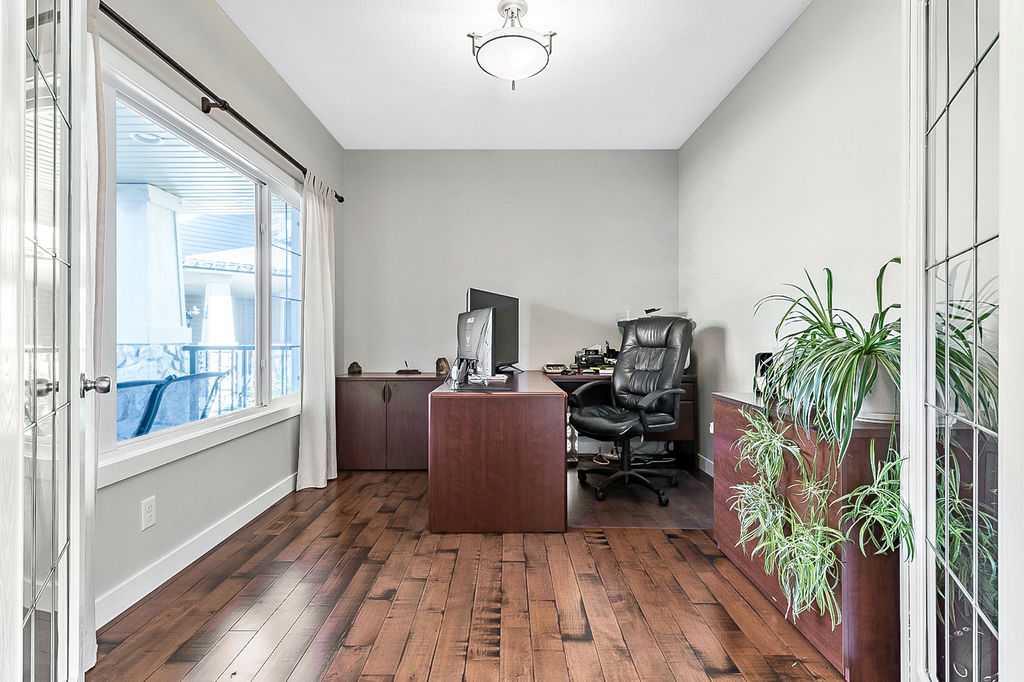 Picture for 14 Crystal Green Grove  https://www.cirrealty.ca/reb/creb/21/A2266321_16.jpg