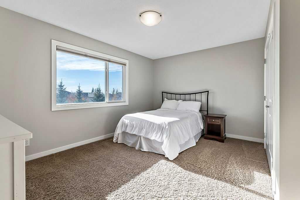Picture for 14 Crystal Green Grove  https://www.cirrealty.ca/reb/creb/21/A2266321_22.jpg