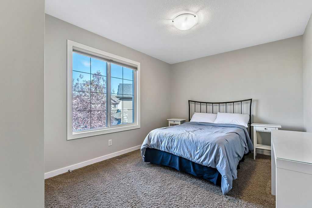 Picture for 14 Crystal Green Grove  https://www.cirrealty.ca/reb/creb/21/A2266321_23.jpg