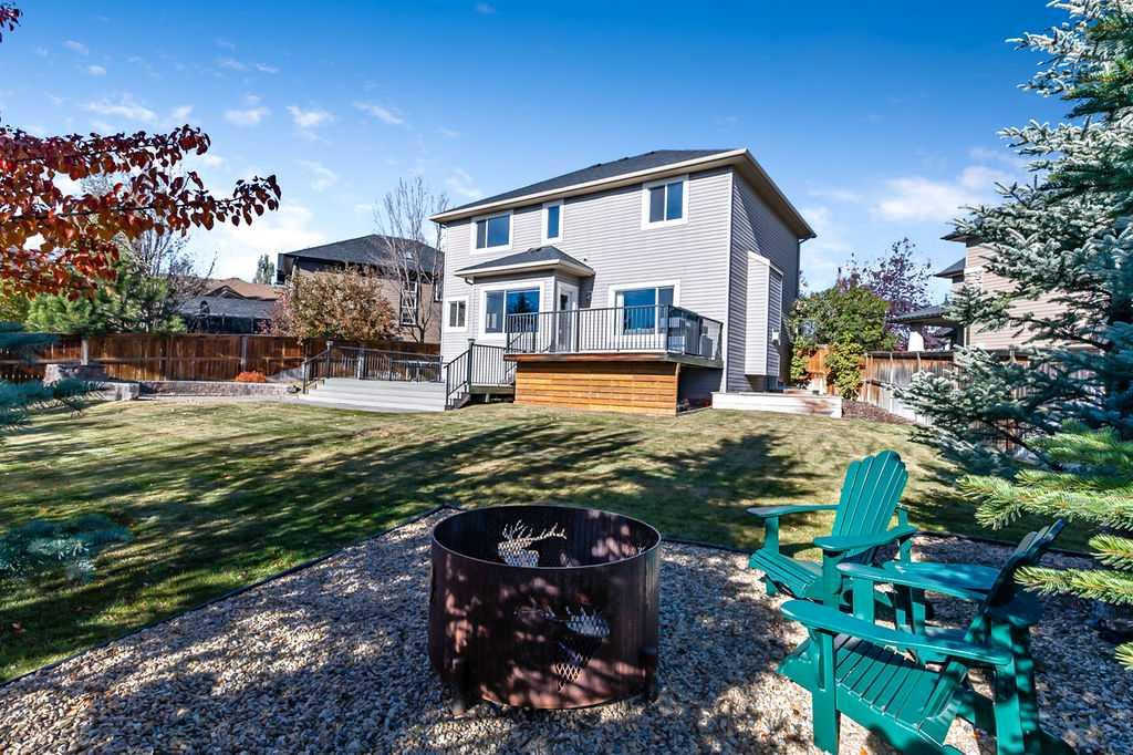 Picture for 14 Crystal Green Grove  https://www.cirrealty.ca/reb/creb/21/A2266321_33.jpg