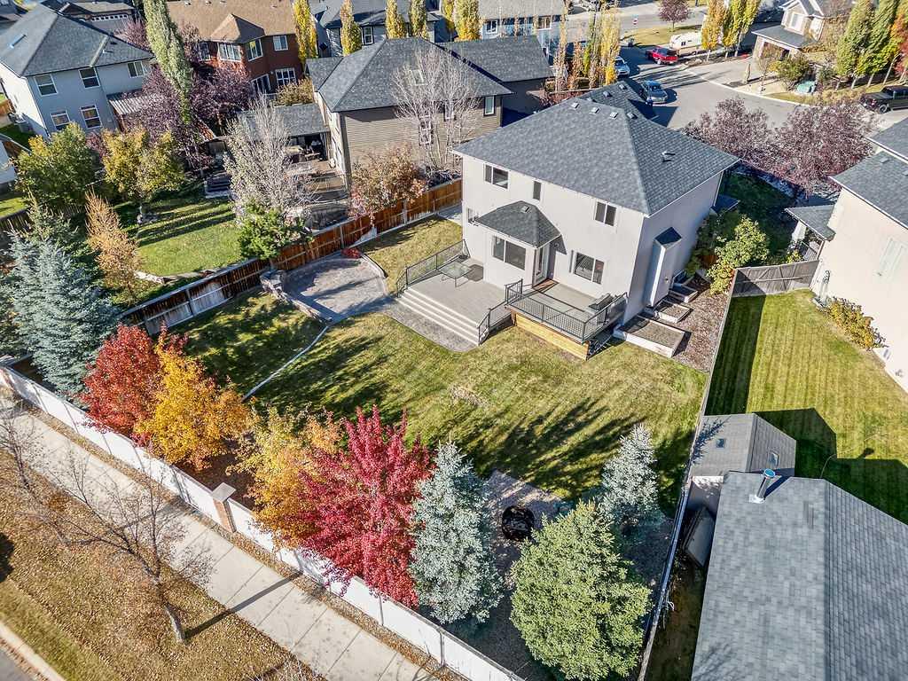Picture for 14 Crystal Green Grove  https://www.cirrealty.ca/reb/creb/21/A2266321_37.jpg