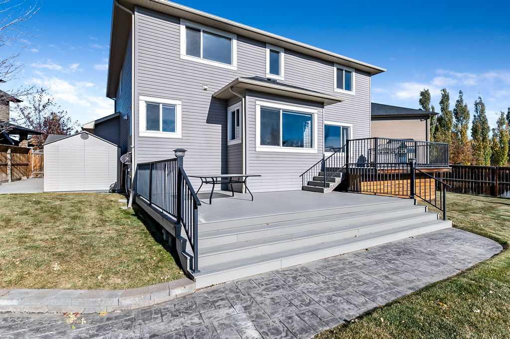 Picture for 14 Crystal Green Grove  https://www.cirrealty.ca/reb/creb/21/A2266321_40.jpg