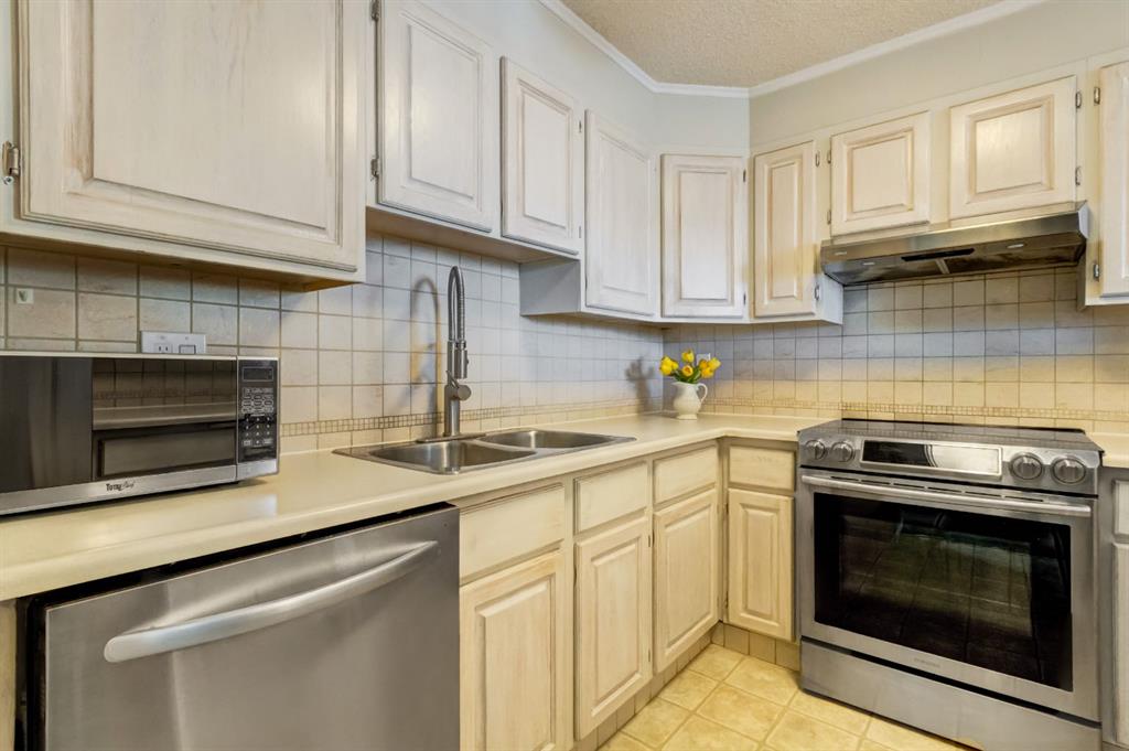 Picture for 701, 1334 13 Avenue SW https://www.cirrealty.ca/reb/creb/21/A2266721_15.jpg