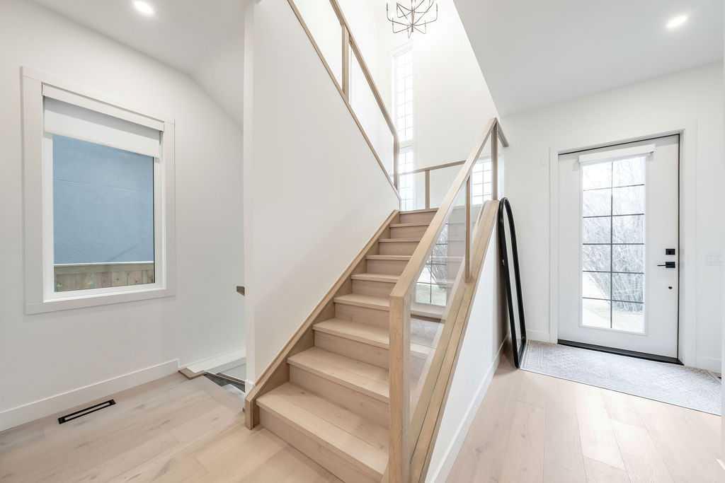 Picture for 2024 50 Avenue SW