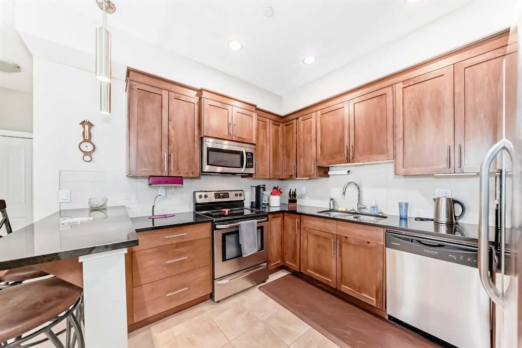 Picture for 102, 1005A Westmount Drive 