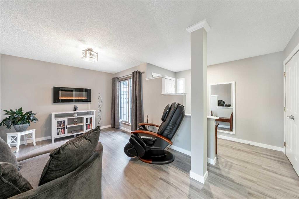 Picture for 9 Hidden Valley Crescent NW