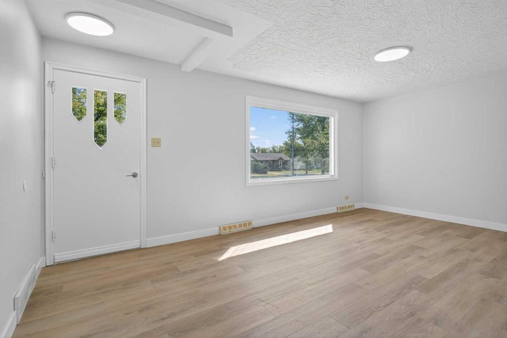 Picture for 5923 Centre Street NW