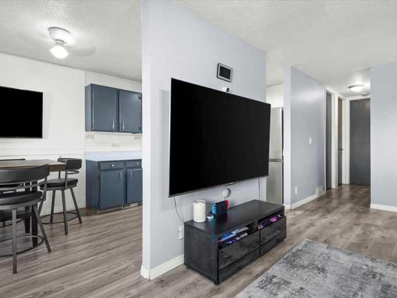 Picture for 37, 6100 4 Avenue NE