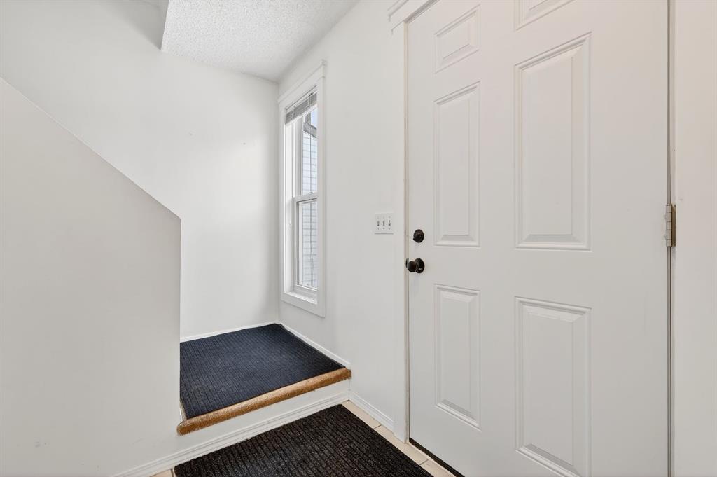 Picture for 115 Abingdon Court NE