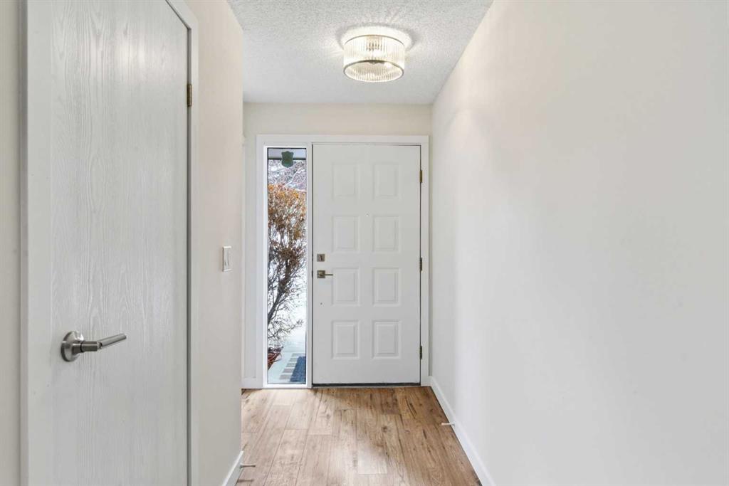 Picture for 6, 23 Glamis Drive SW