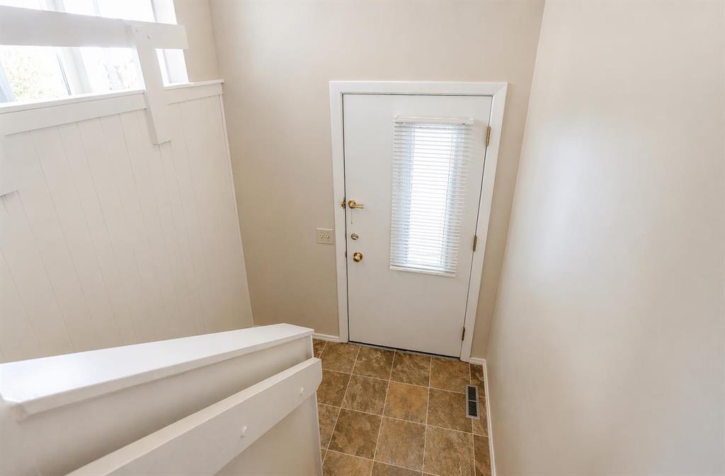 Picture for 92 Queen Isabella Close SE