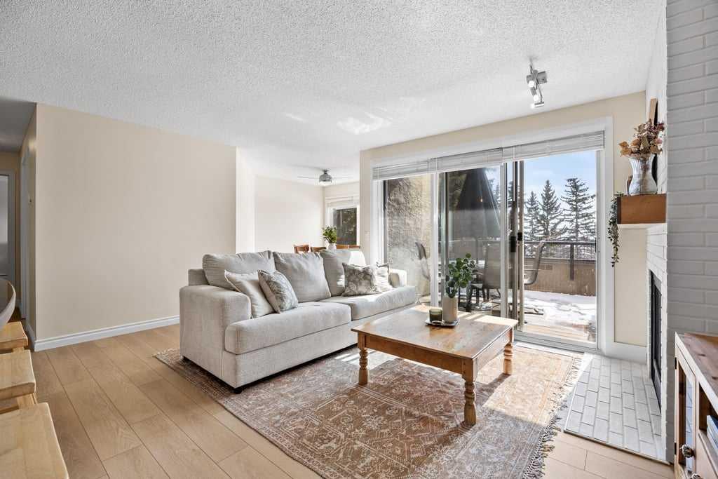 Picture for 4, 101 Village Heights SW