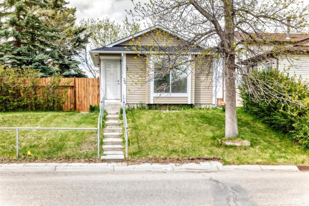 Picture for 36 Castleglen Way NE