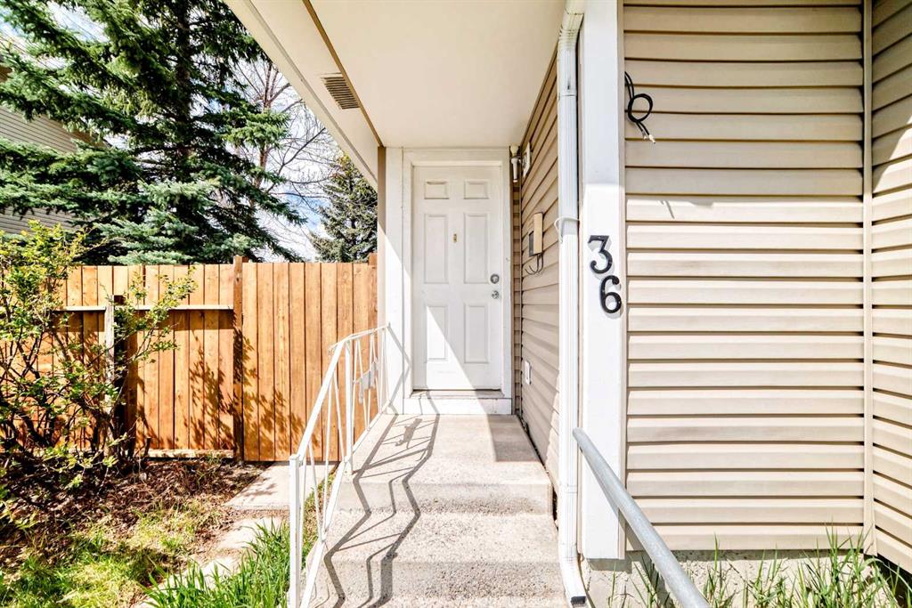 Picture for 36 Castleglen Way NE