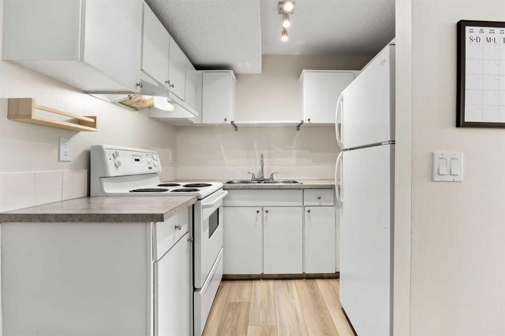 Picture for 215, 101 Big Hill Way SE