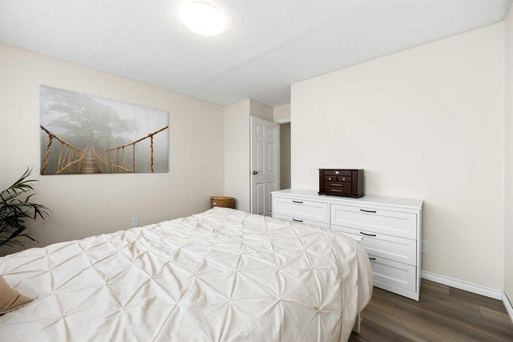 Picture for 215, 101 Big Hill Way SE