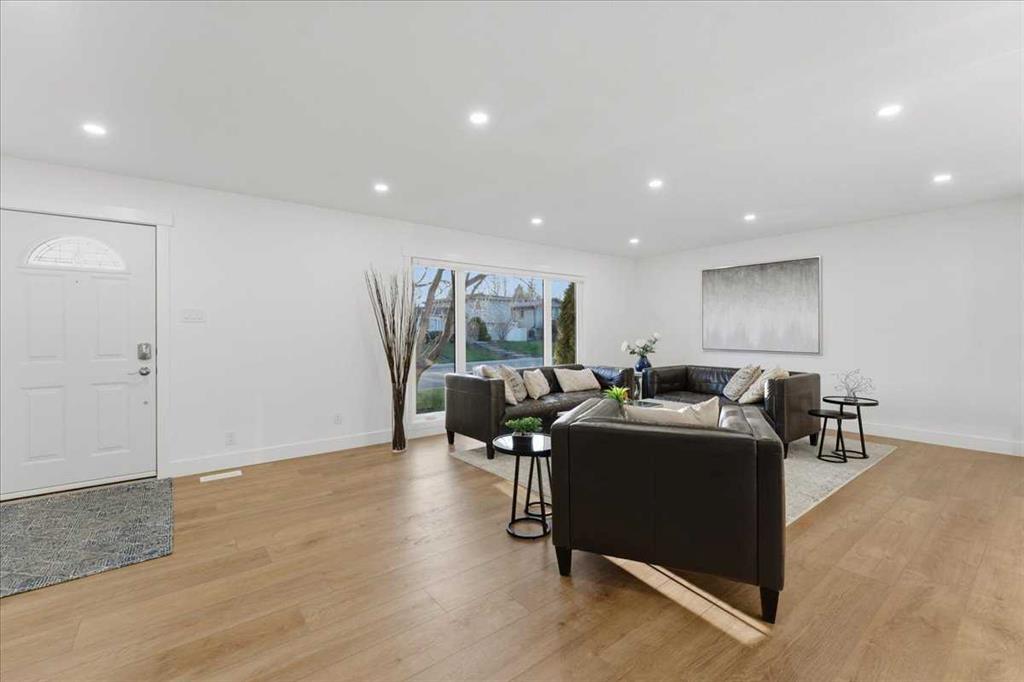 Picture for 10812 Maplecrest Road SE