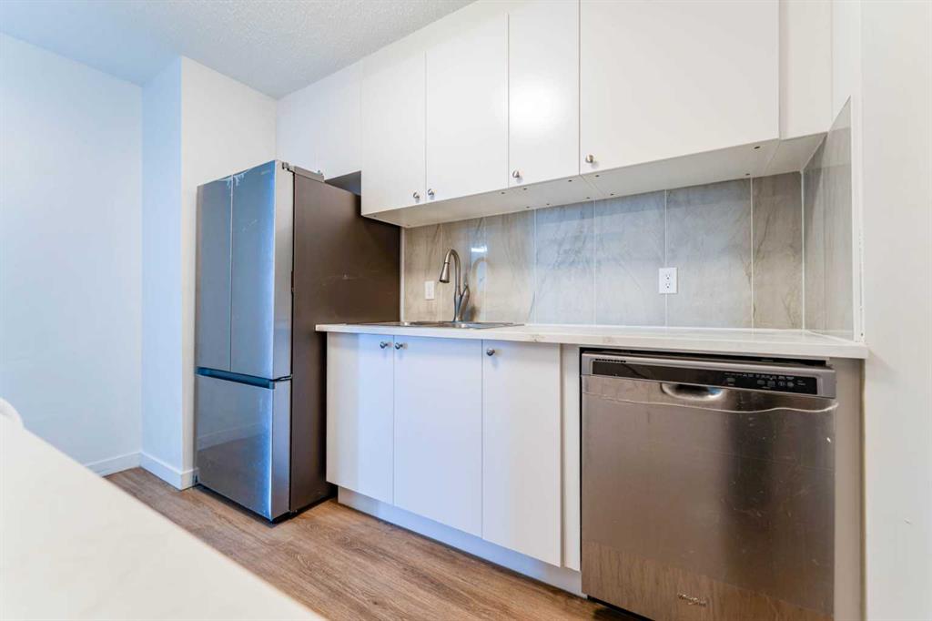 Picture for 802, 4944 Dalton Drive NW