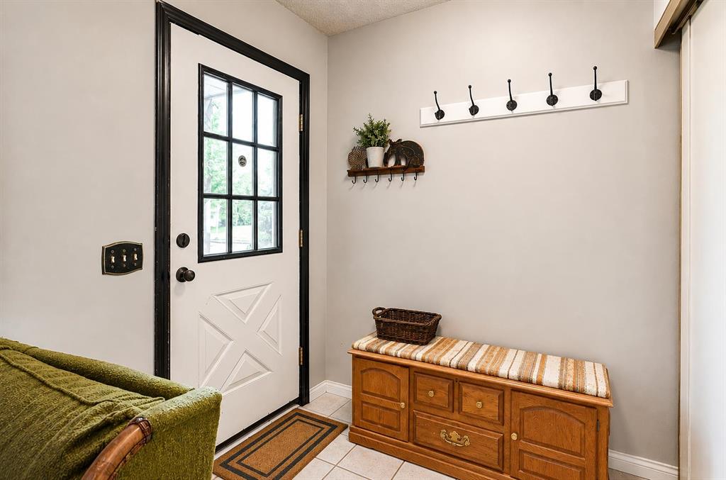 Picture for 864 Queensland Drive SE