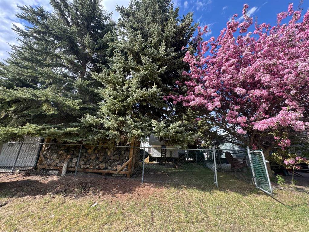 Picture for 220, 2540 Township Road 353  